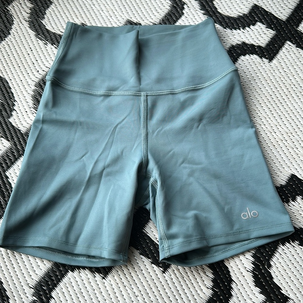 Beautiful little Alo shorts